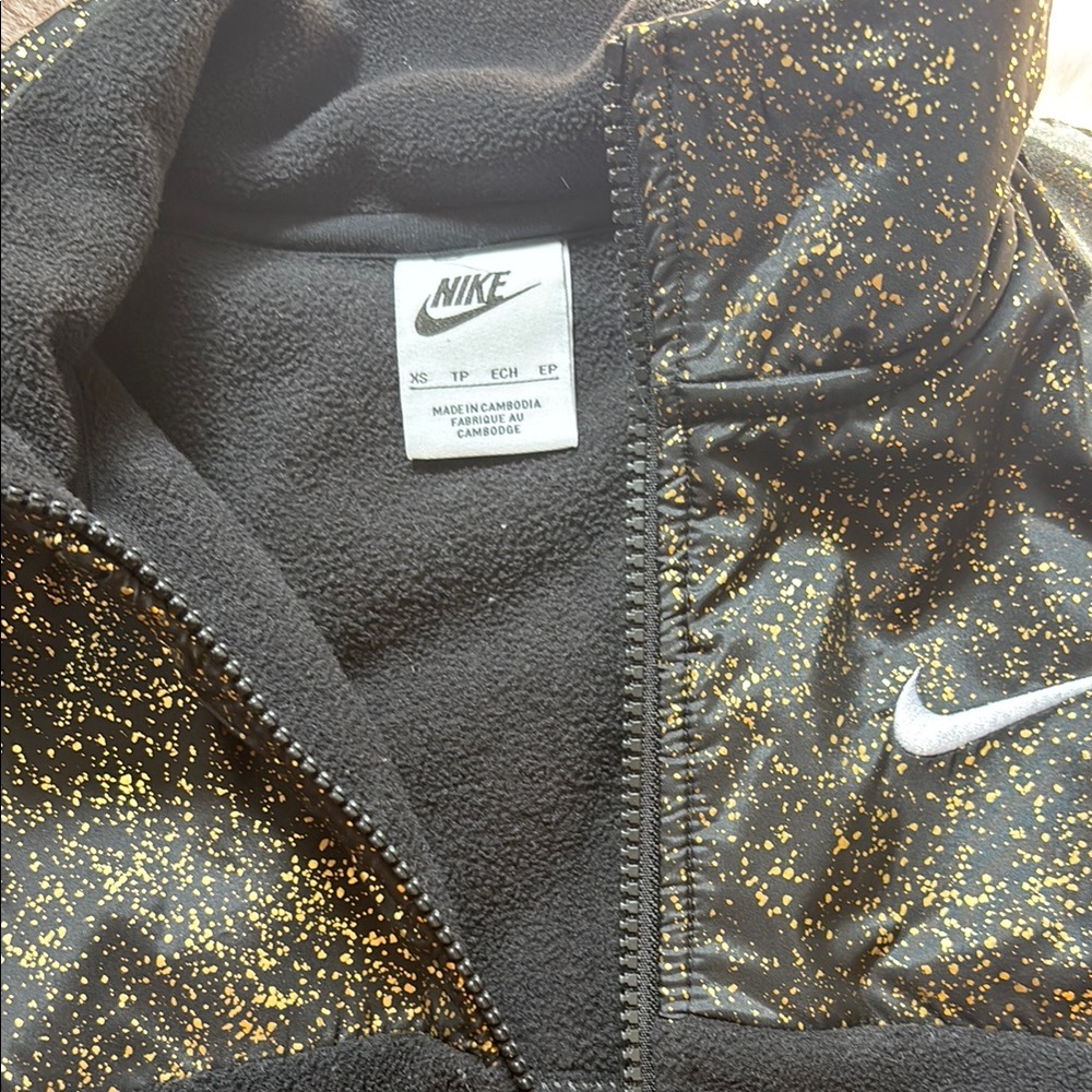Nike Black And Gold Thee Piece Set View 4